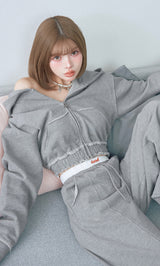 モデル：160cm（着用サイズ：FREE　着用カラー：GRY）