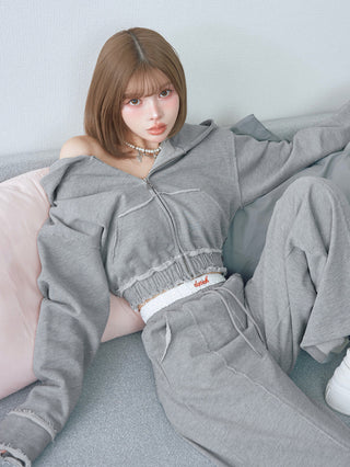 モデル：160cm（着用サイズ：FREE　着用カラー：GRY）