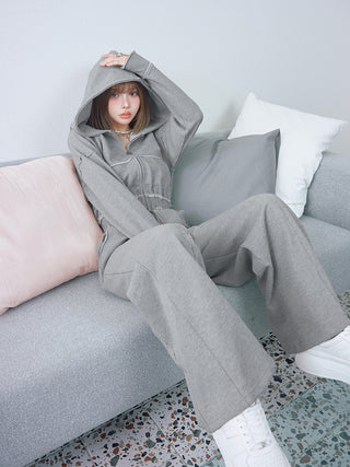 モデル：160cm（着用サイズ：FREE　着用カラー：GRY）