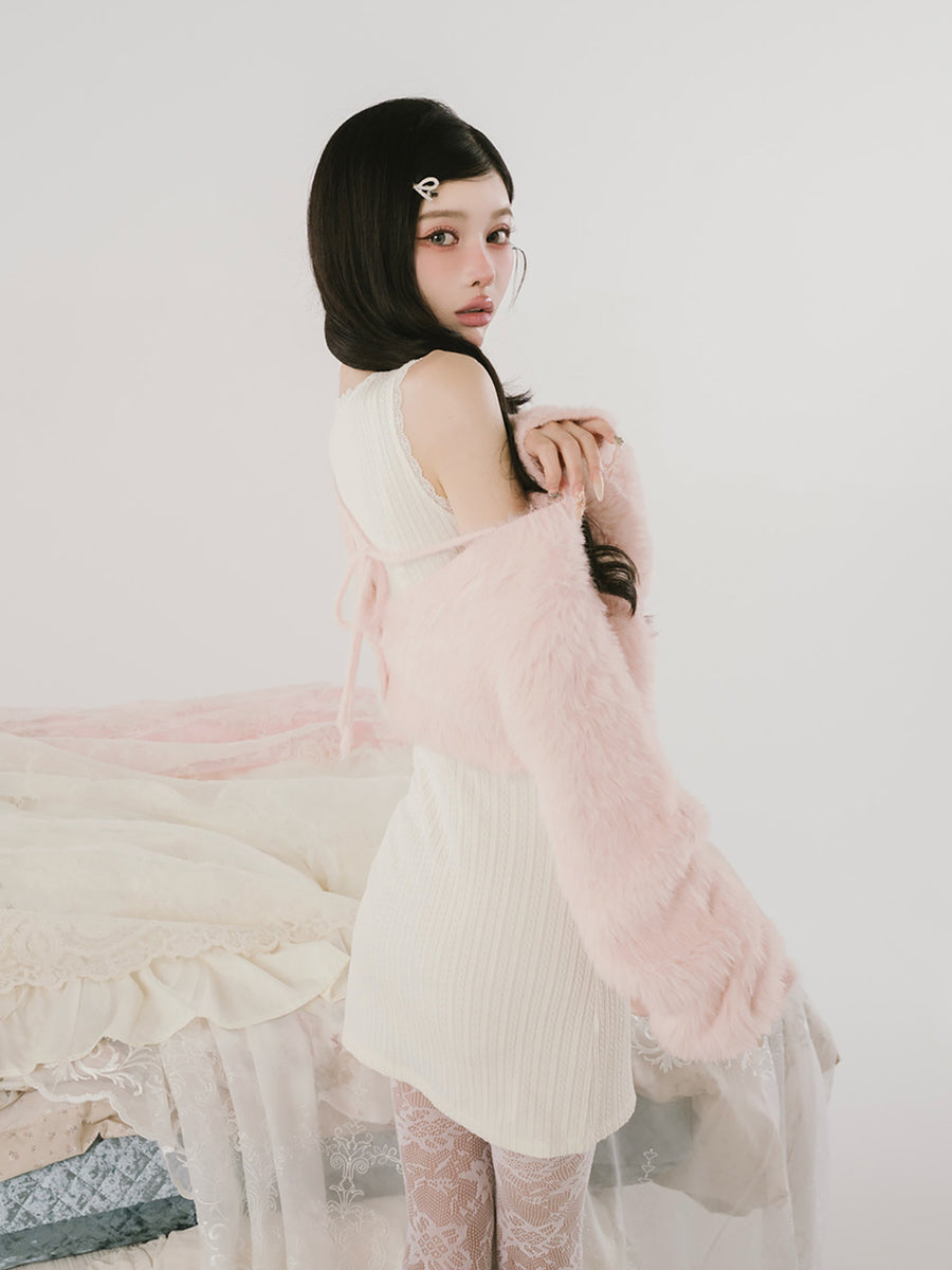 モデル：160cm（着用サイズ：FREE　着用カラー：IVO）