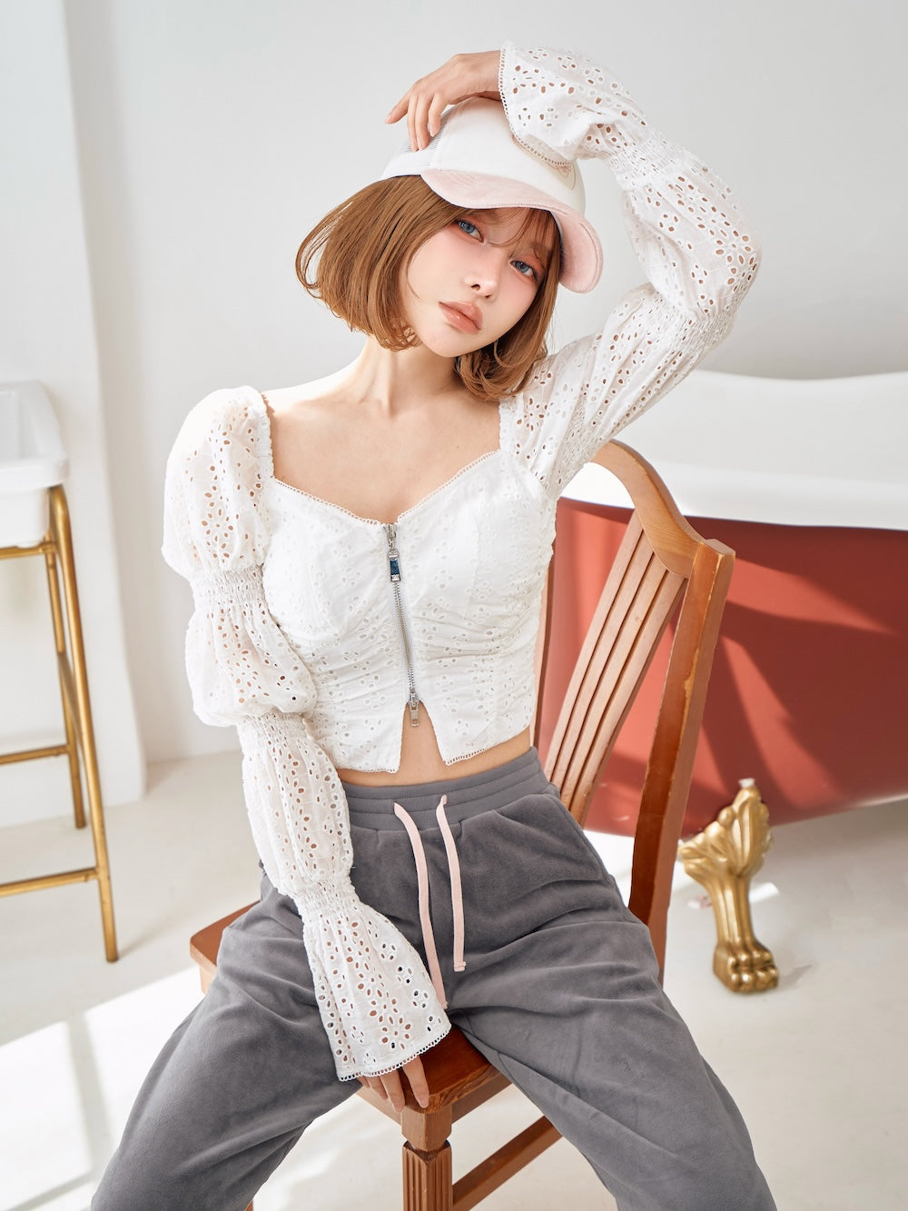 モデル：160cm（着用サイズ：FREE　着用カラー：WHT）