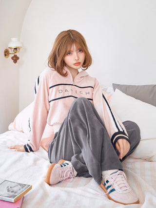 モデル：160cm（着用サイズ：FREE　着用カラー：C-GRY）