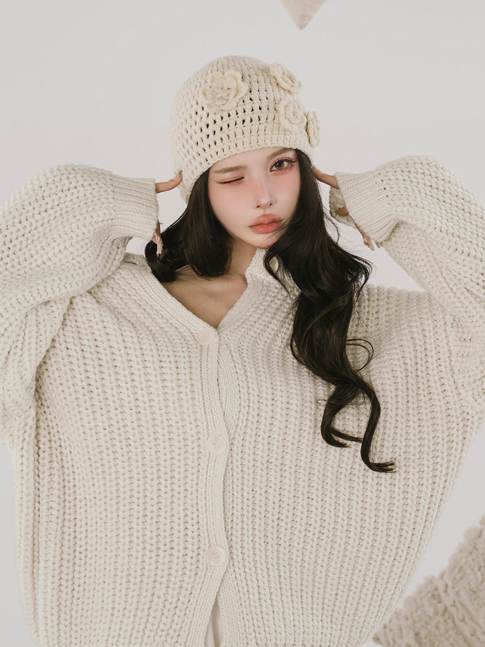 ローズモチーフクロシェビーニー