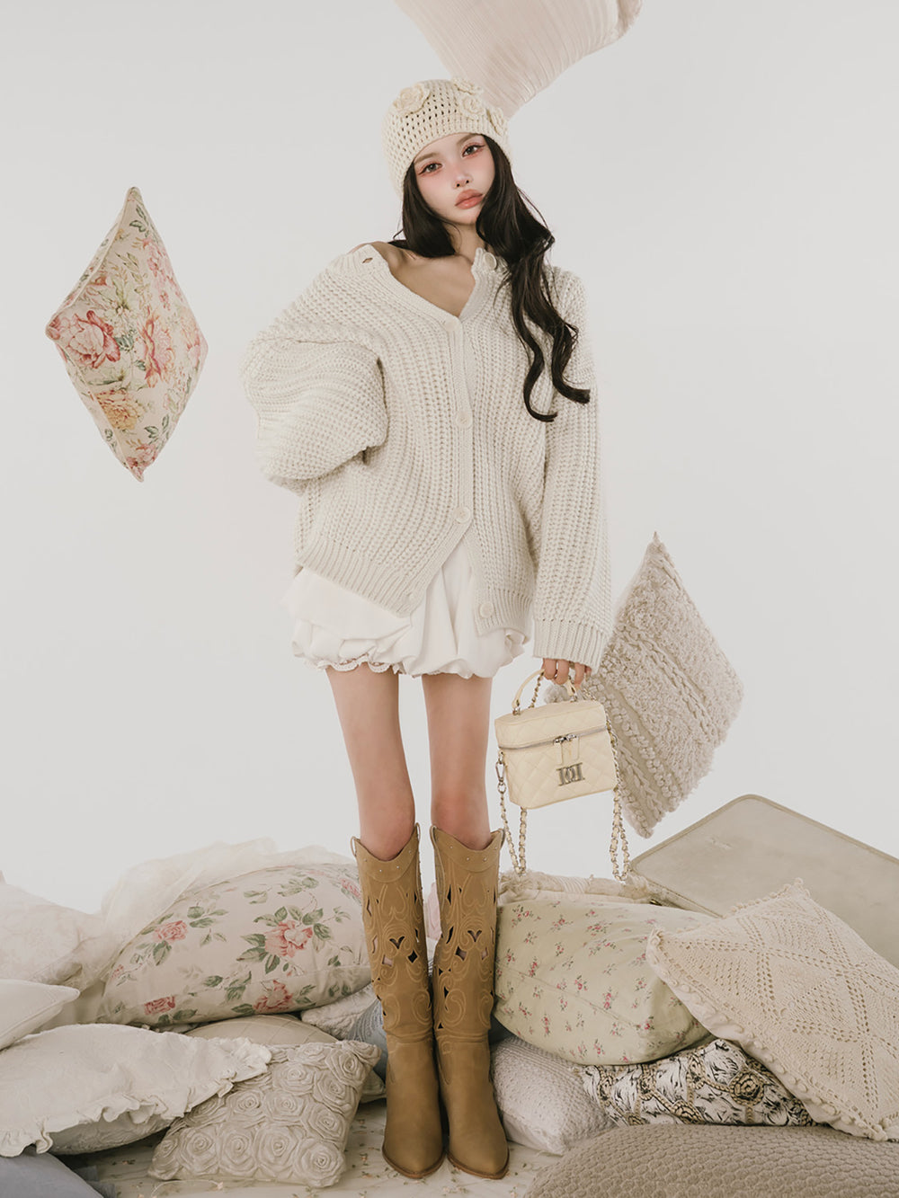 モデル：160cm（着用サイズ：FREE　着用カラー：WHT）