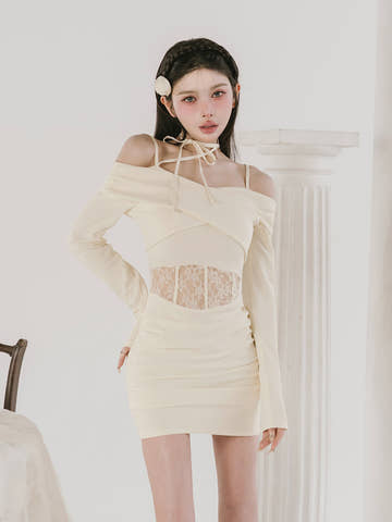 モデル：160cm（着用サイズ：FREE　着用カラー：IVO）