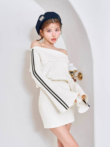 モデル：160cm（着用サイズ：FREE　着用カラー：WHT）