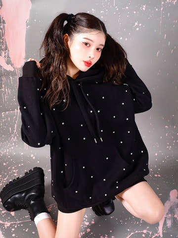 モデル：160cm（着用サイズ：FREE　着用カラー：BLK）