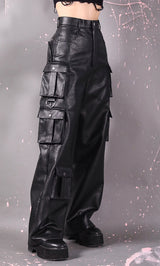 モデル：160cm（着用サイズ：S　着用カラー：BLK）