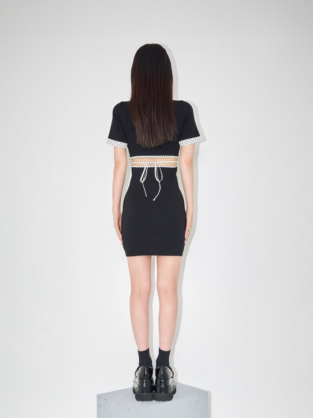 モデル：160cm（着用サイズ：FREE　着用カラー：BLK）