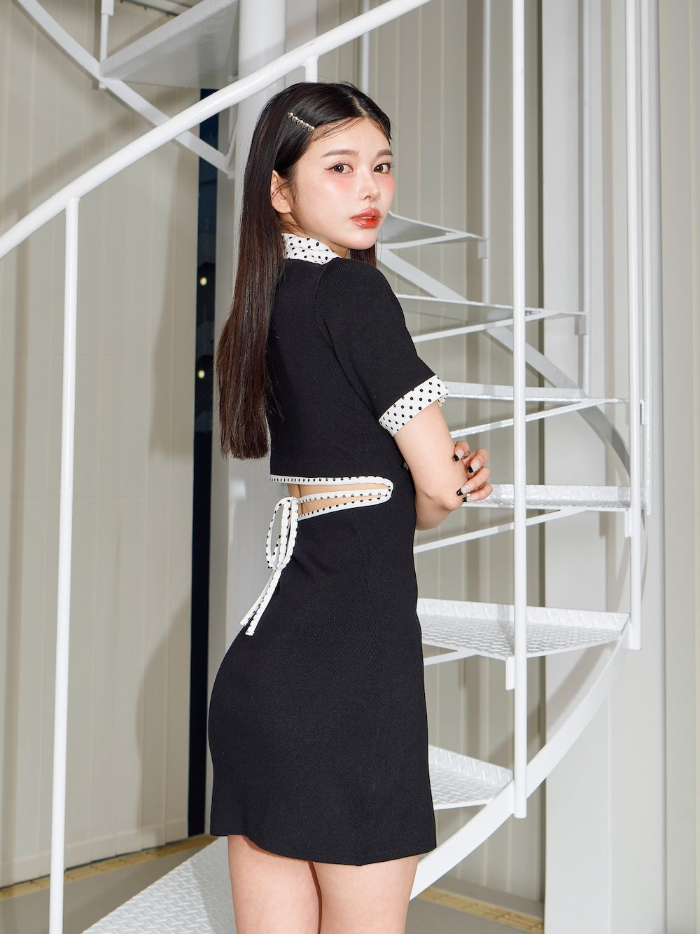 モデル：160cm（着用サイズ：FREE　着用カラー：BLK）