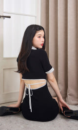 モデル：160cm（着用サイズ：FREE　着用カラー：BLK）