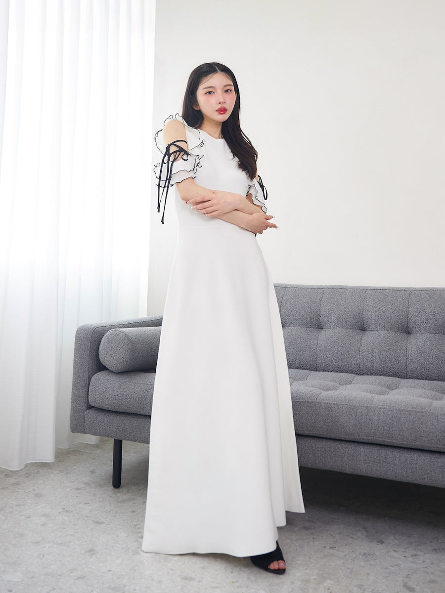 モデル：160cm（着用サイズ：FREE　着用カラー：IVO）