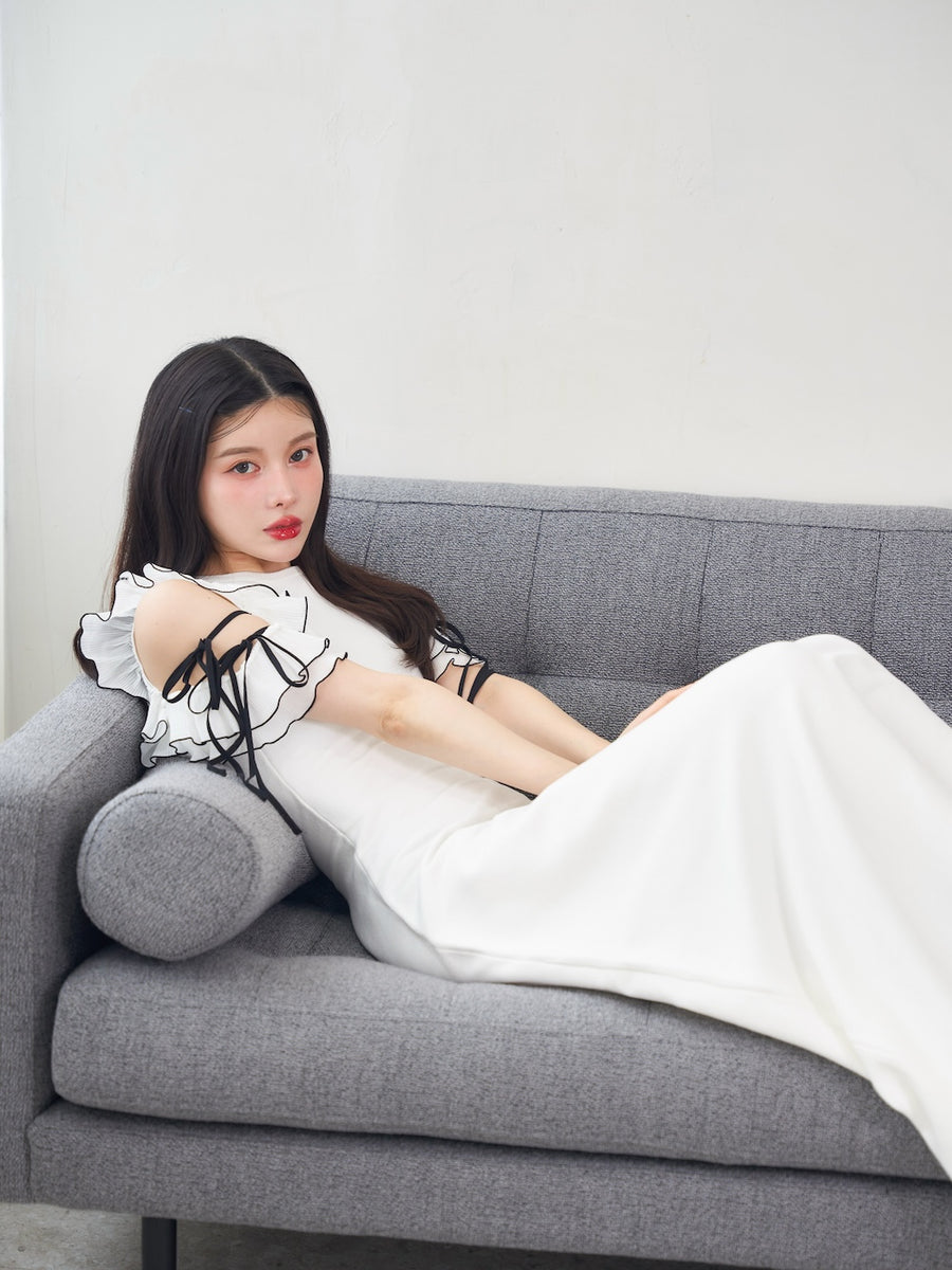 モデル：160cm（着用サイズ：FREE　着用カラー：IVO）