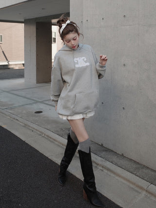 モデル：160cm（着用サイズ：FREE　着用カラー：GRY）