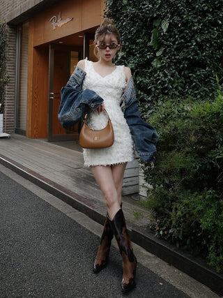 モデル：160cm（着用サイズ：FREE　着用カラー：IVO）