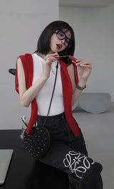 モデル：160cm（着用サイズ：FREE　着用カラー：RED）