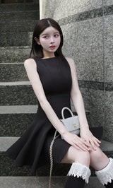 モデル：160cm（着用サイズ：FREE　着用カラー：BLK）