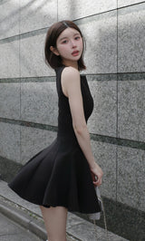 モデル：160cm（着用サイズ：FREE　着用カラー：BLK）