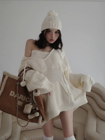 モデル：160cm（着用サイズ：FREE　着用カラー：IVO）