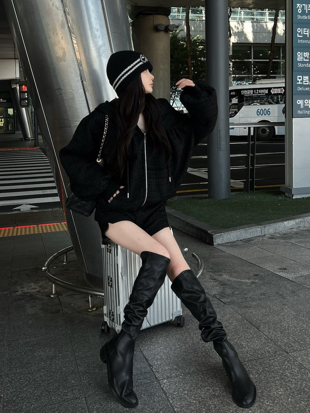 モデル：160cm（着用サイズ：FREE　着用カラー：BLK）