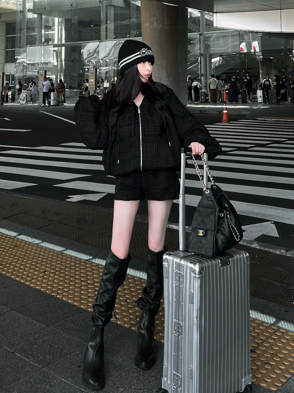 モデル：160cm（着用サイズ：FREE　着用カラー：BLK）