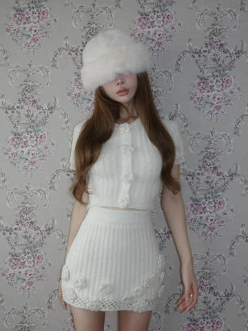 モデル：160cm（着用サイズ：FREE　着用カラー：WHT）