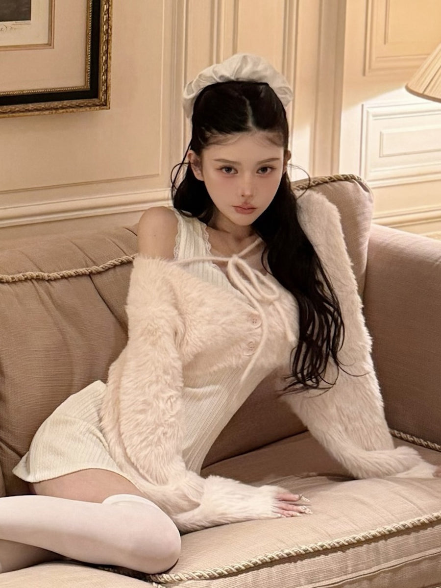 モデル：160cm（着用サイズ：FREE　着用カラー：IVO）