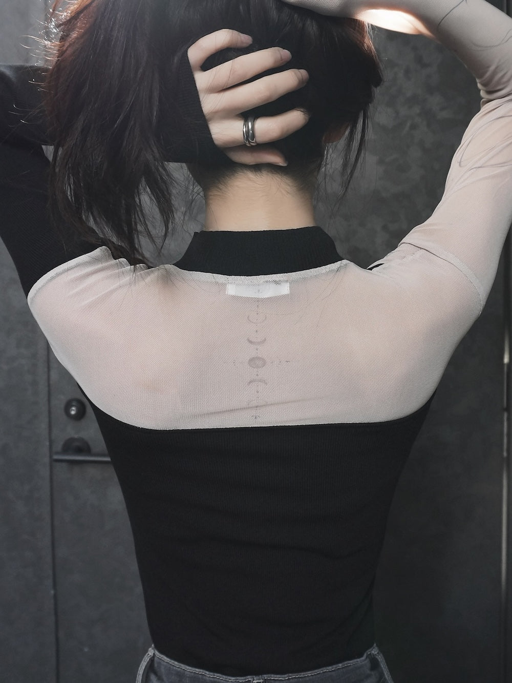 モデル：160cm（着用サイズ：FREE　着用カラー：BLK）