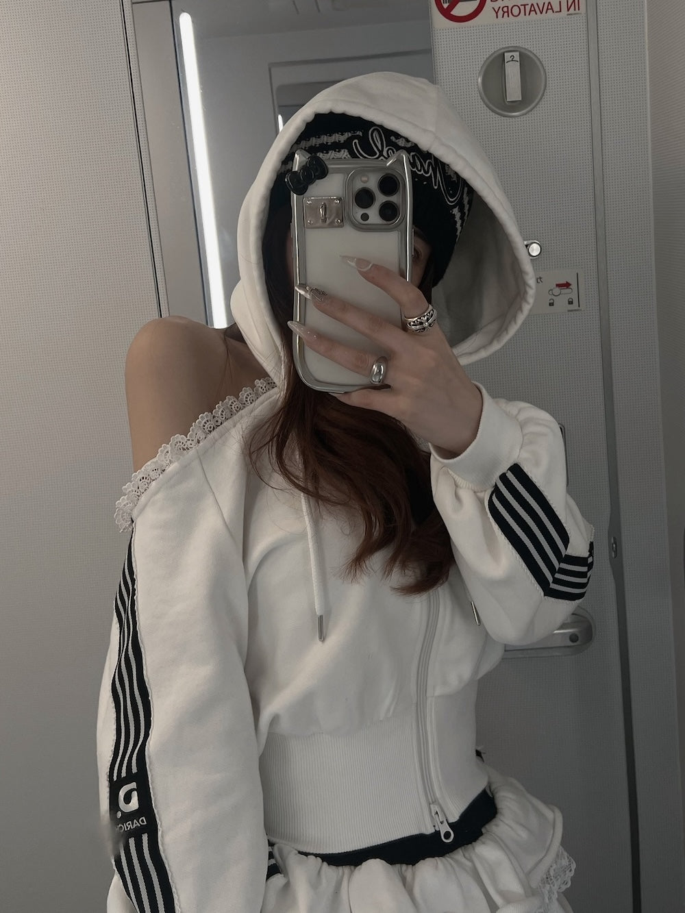 モデル：160cm（着用サイズ：FREE　着用カラー：WHT）