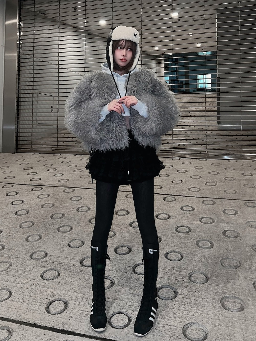 モデル：160cm（着用サイズ：FREE　着用カラー：BLK）