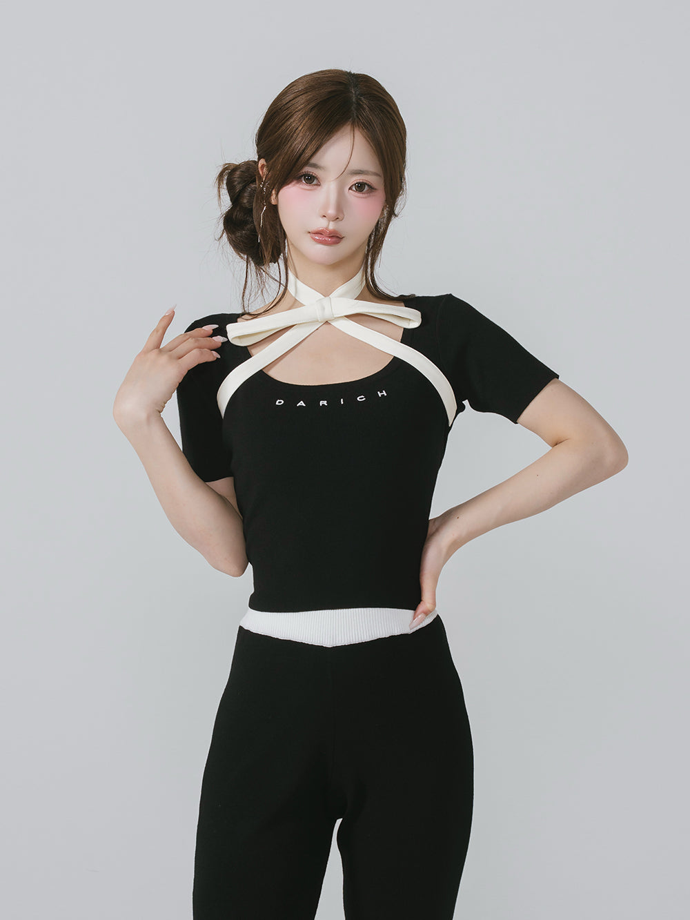 モデル：158cm（着用サイズ：FREE　着用カラー：BLK）