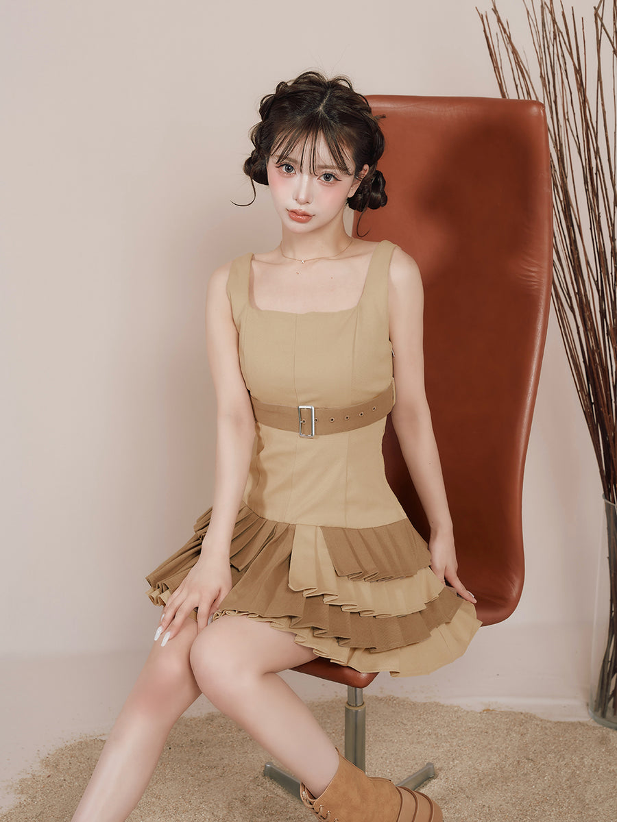 モデル：158cm（着用サイズ：FREE　着用カラー：BEG）