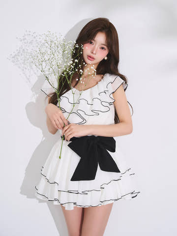 モデル：158cm（着用サイズ：FREE　着用カラー：WHT）