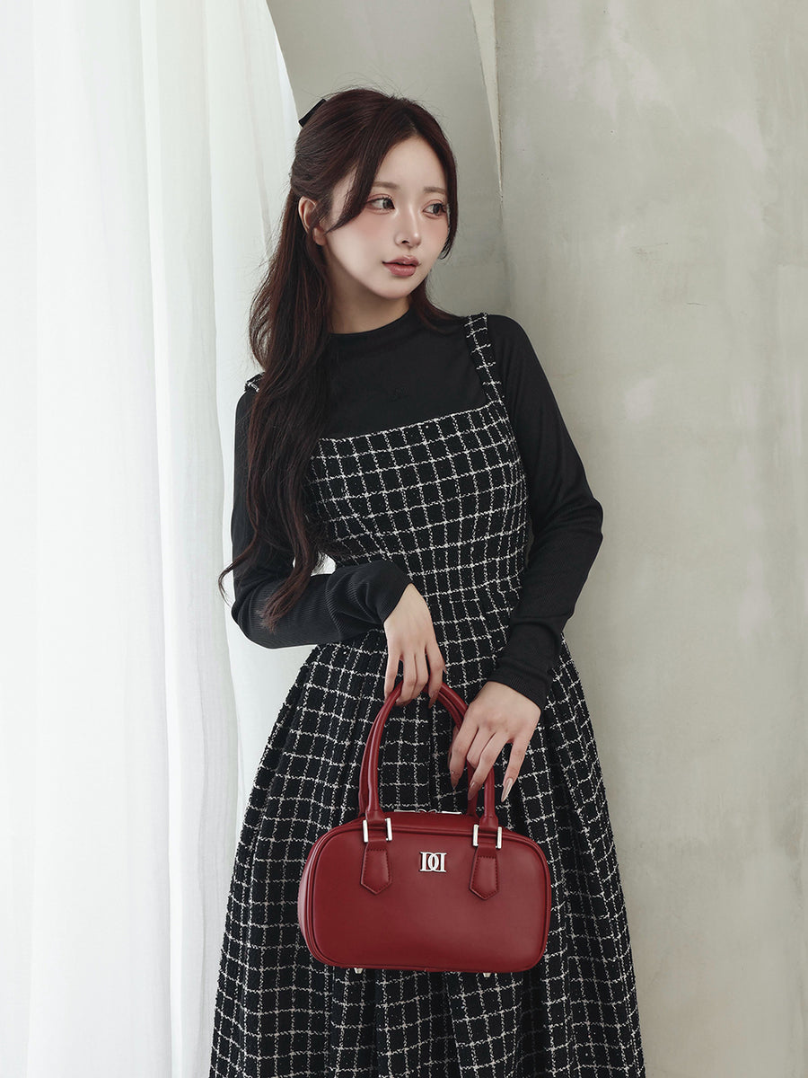 モデル：158cm（着用サイズ：FREE　着用カラー：BLK）