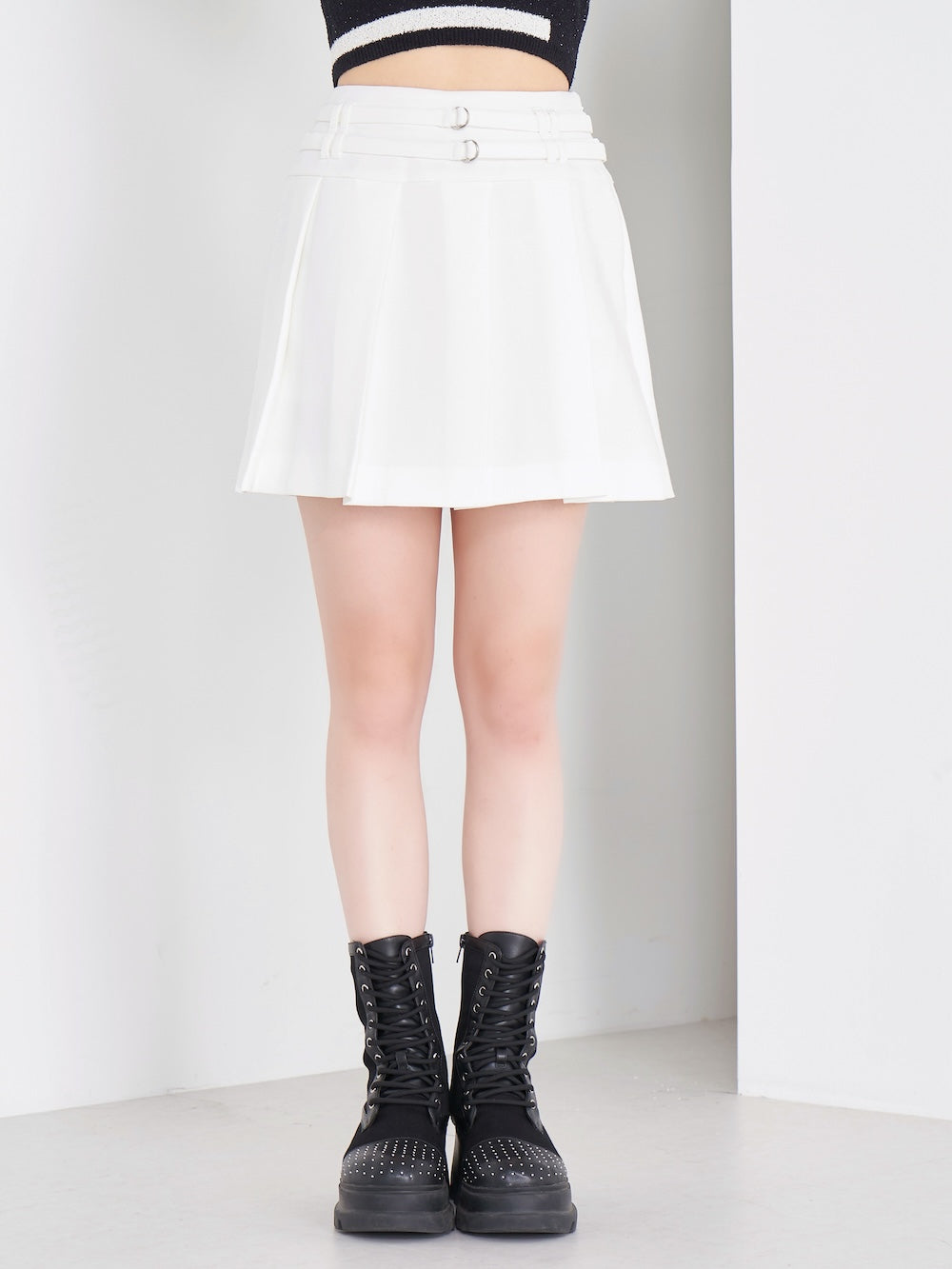モデル：158cm（着用サイズ：S　着用カラー：WHT）
