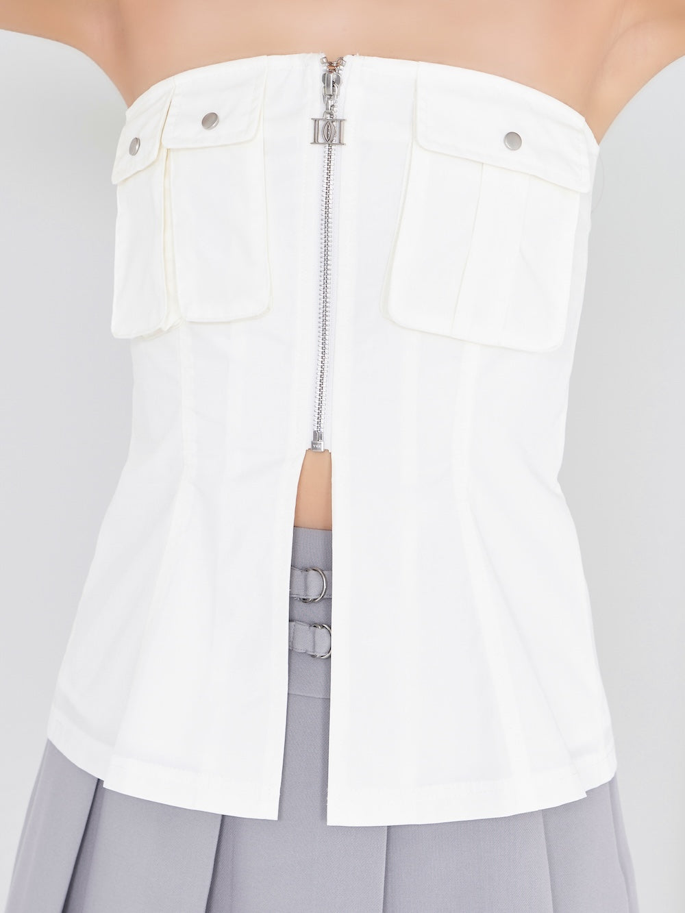 モデル：158cm（着用サイズ：FREE　着用カラー：WHT）
