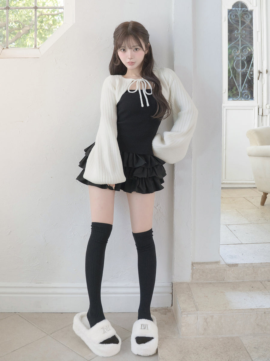 モデル：158cm（着用サイズ：FREE　着用カラー：BLK）