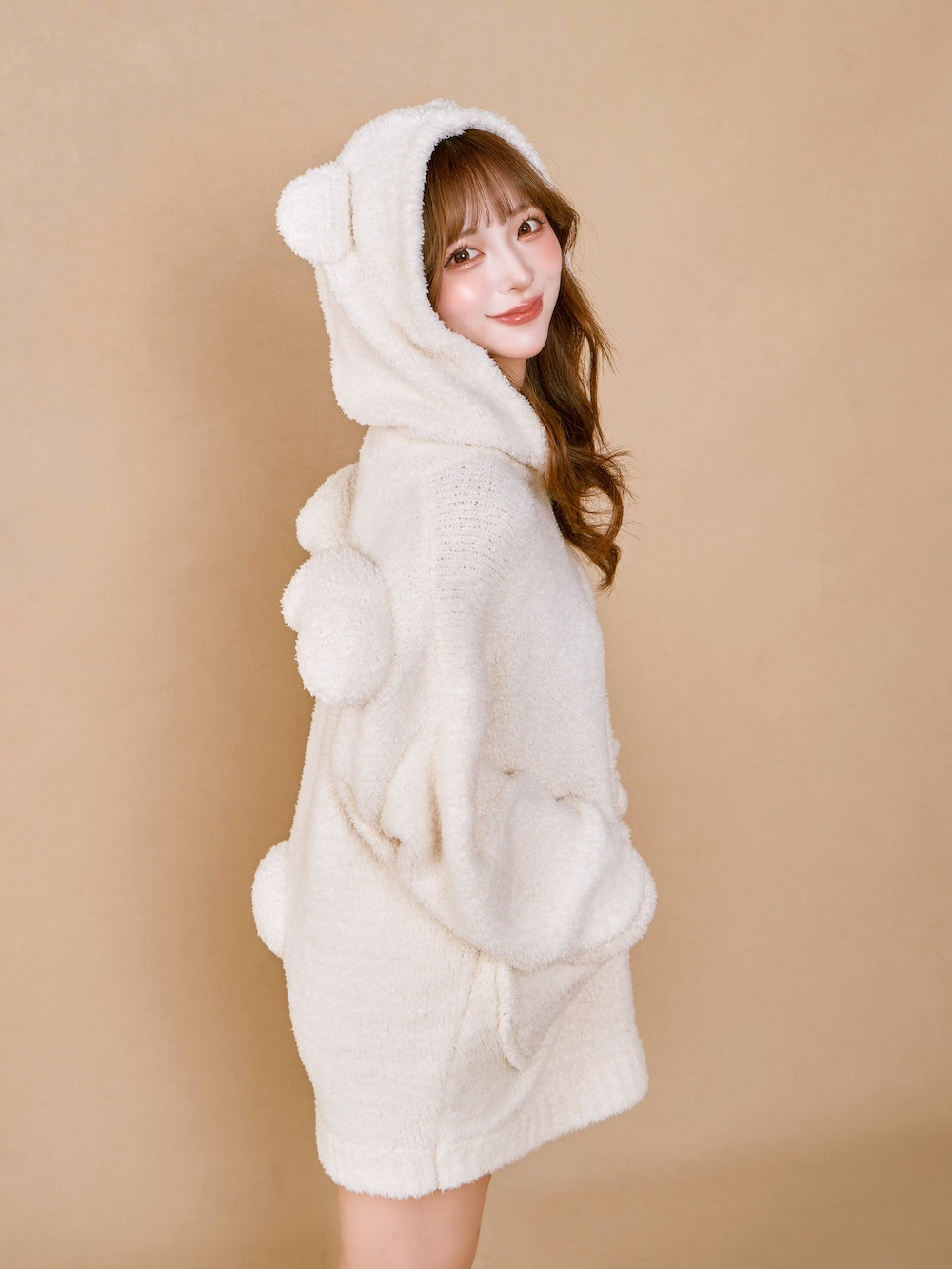 モデル：158cm（着用サイズ：FREE　着用カラー：IVO）