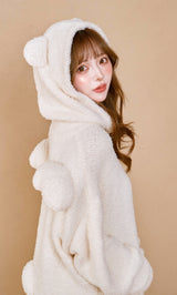モデル：158cm（着用サイズ：FREE　着用カラー：IVO）