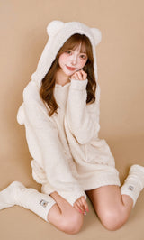 モデル：158cm（着用サイズ：FREE　着用カラー：IVO）