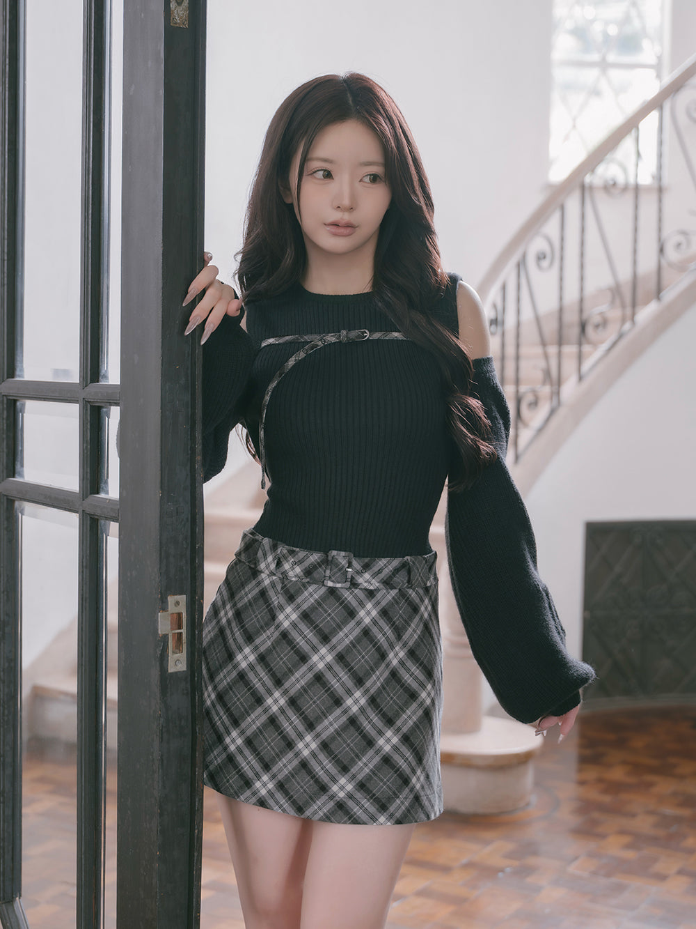 モデル：158cm（着用サイズ：FREE　着用カラー：BLK）