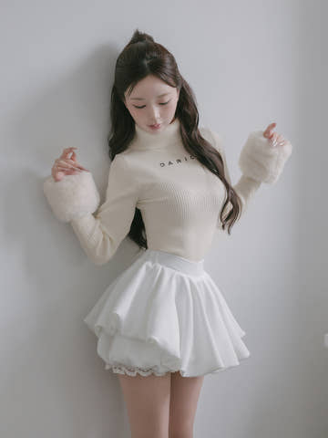 モデル：158cm（着用サイズ：FREE　着用カラー：IVO）
