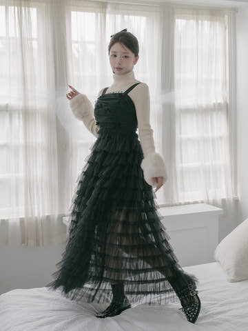 モデル：158cm（着用サイズ：FREE　着用カラー：BLK）