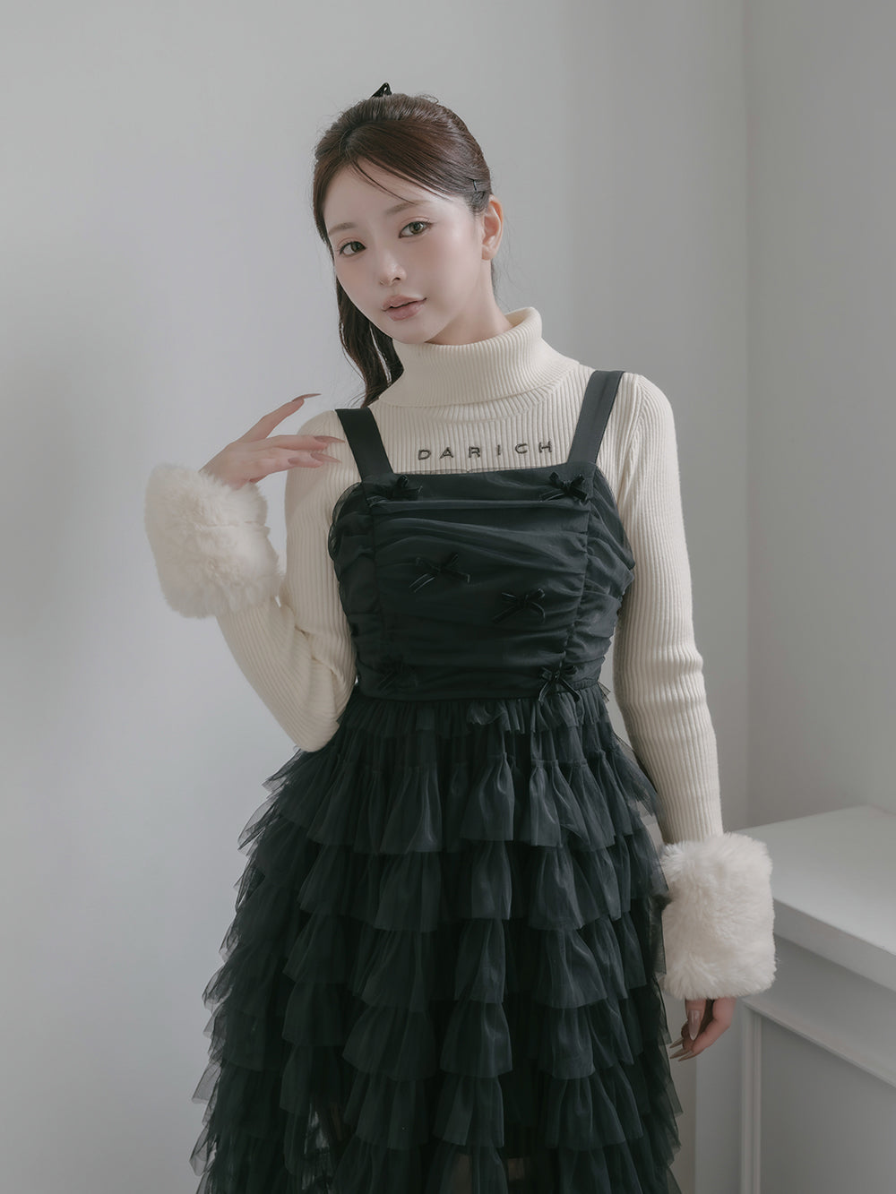モデル：158cm（着用サイズ：FREE　着用カラー：BLK）