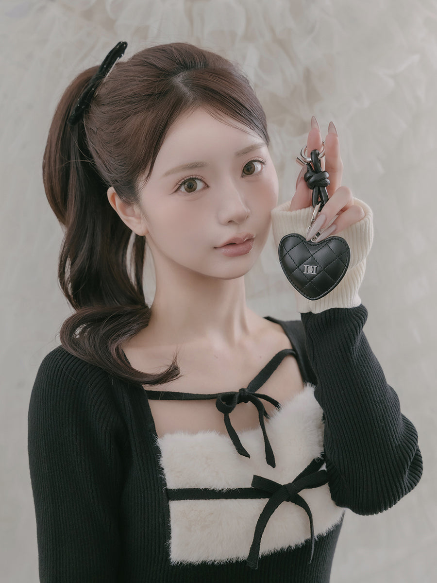 [Novelty] Heart Logo Multi Charm