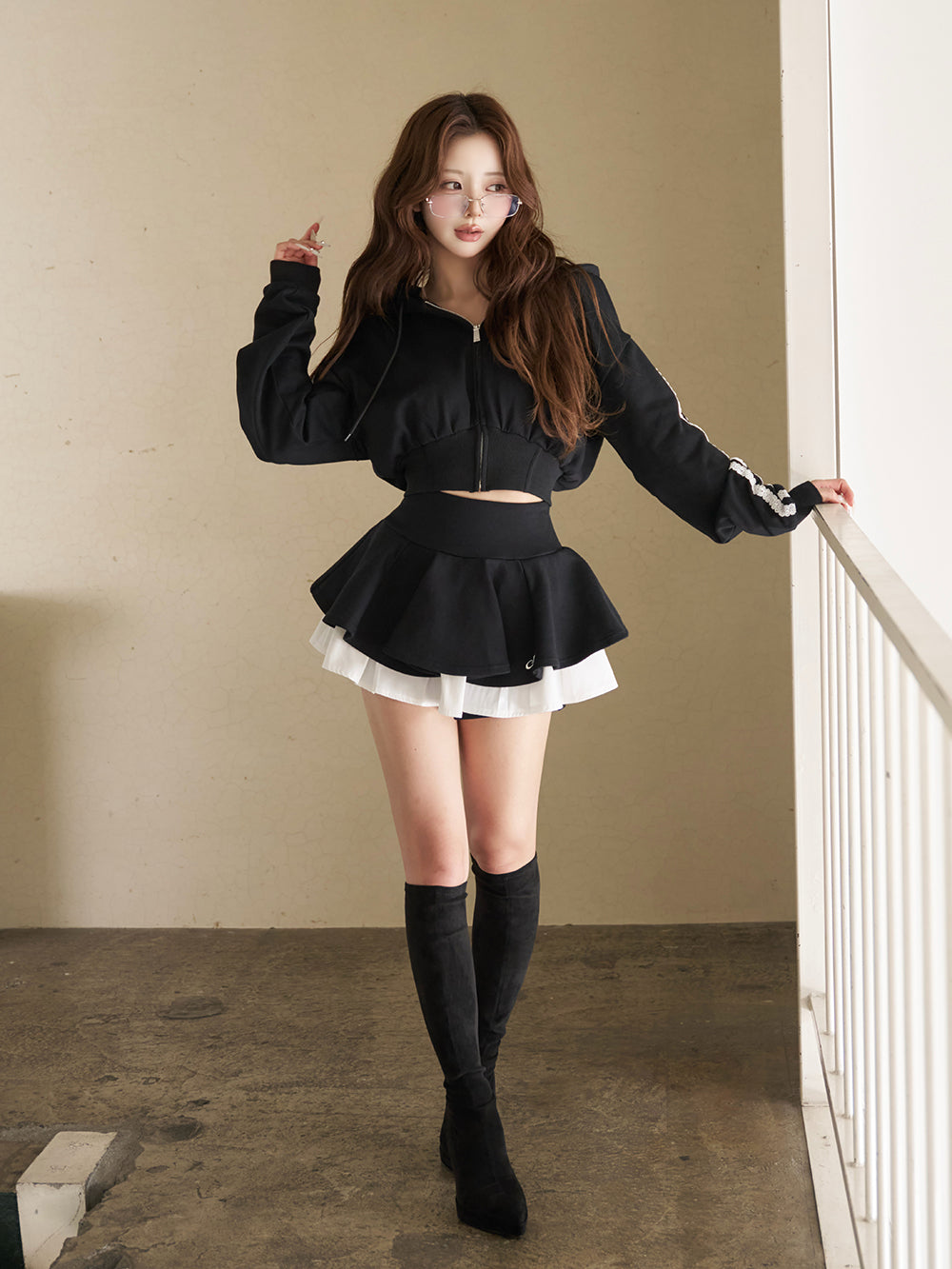 モデル：158cm（着用サイズ：FREE　着用カラー：BLK）