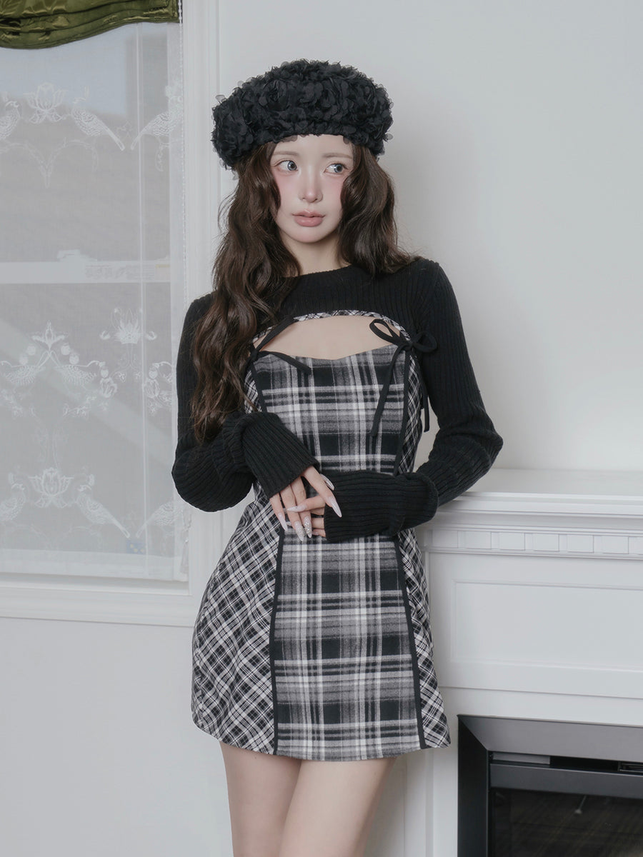 モデル：158cm（着用サイズ：FREE　着用カラー：BLK）