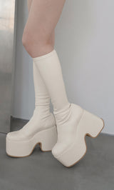 サイズ：M　カラー：IVO