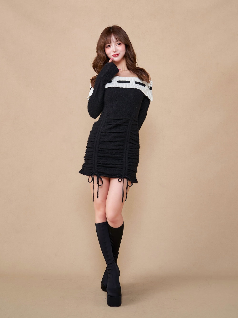 モデル：156cm（着用サイズ：FREE　着用カラー：BLK）
