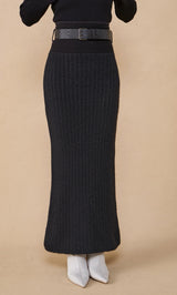 モデル：158cm（着用サイズ：FREE　着用カラー：BLK）